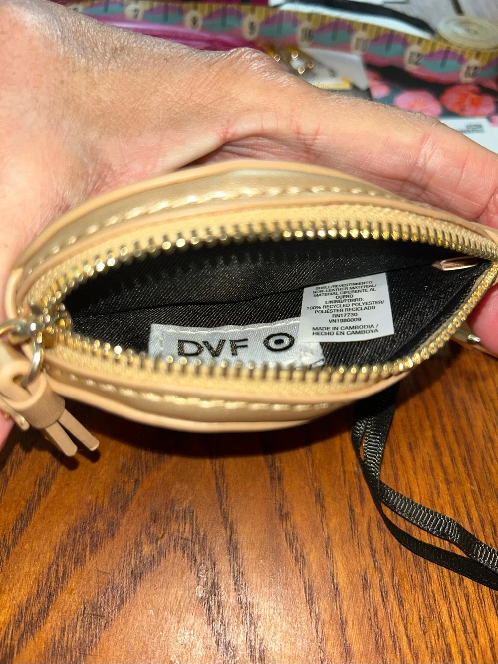 Diane Von Furstenberg Lipstick 💄👄 micro  case w/key chain Set of 7 Great Gifts